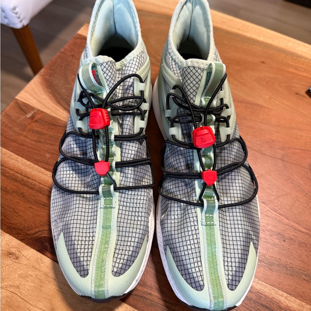 North Face Oxeye Sneakers Size 12